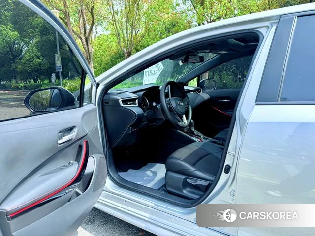 Toyota Levin 2021 Серебристо-серый из Китая, фото 2