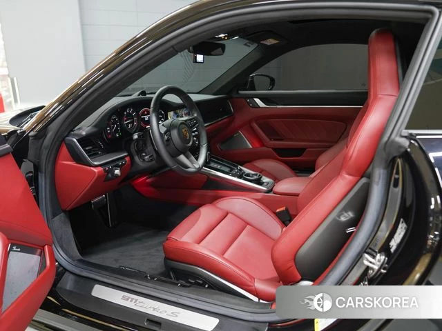 Porsche 911(992) 2024 Черный из Кореи, фото 2