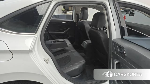 Volkswagen 7th Generation of Jetta 2024 Белый из Кореи, фото 2
