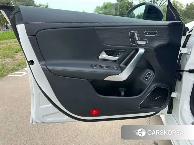 Mercedes-Benz CLA 2021 Белый из Китая, фото 2
