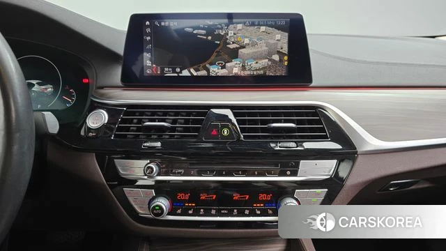 BMW 5 Series (G30) 2019 Белый из Кореи, фото 2
