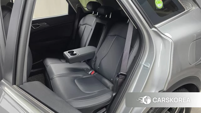 Kia Sportage 5th Generation Hybrid 2023 Серебристо-серый из Кореи, фото 2