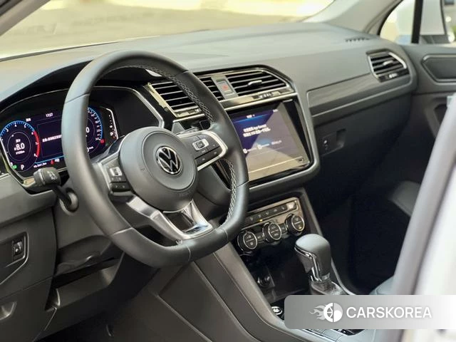 Volkswagen Tiguan L 2021 Белый из Китая, фото 2