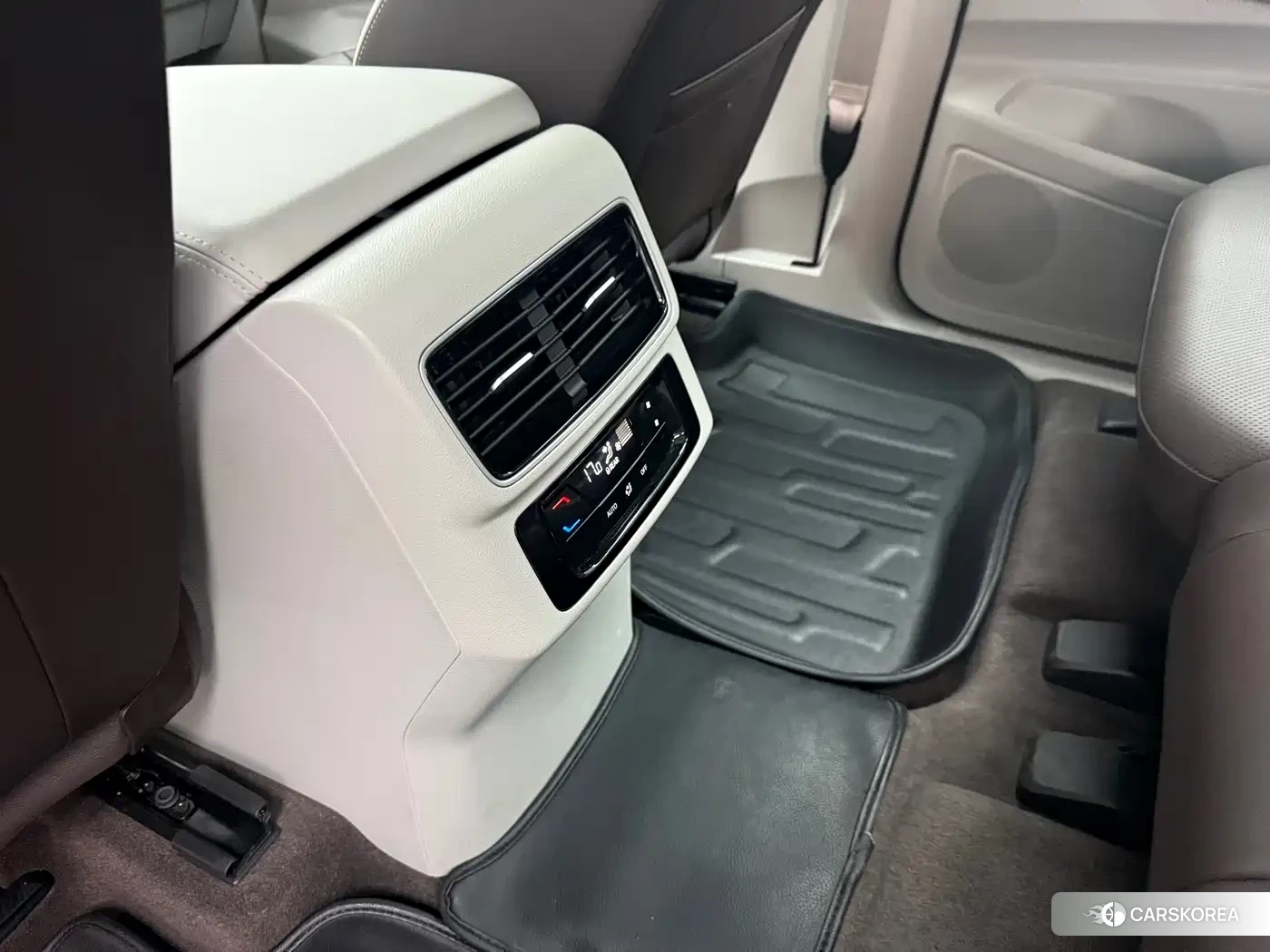 Volkswagen Tavendor 2023 Черный из Китая, фото 2