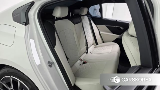 BMW i5 (G60) 2025 Белый из Кореи, фото 3