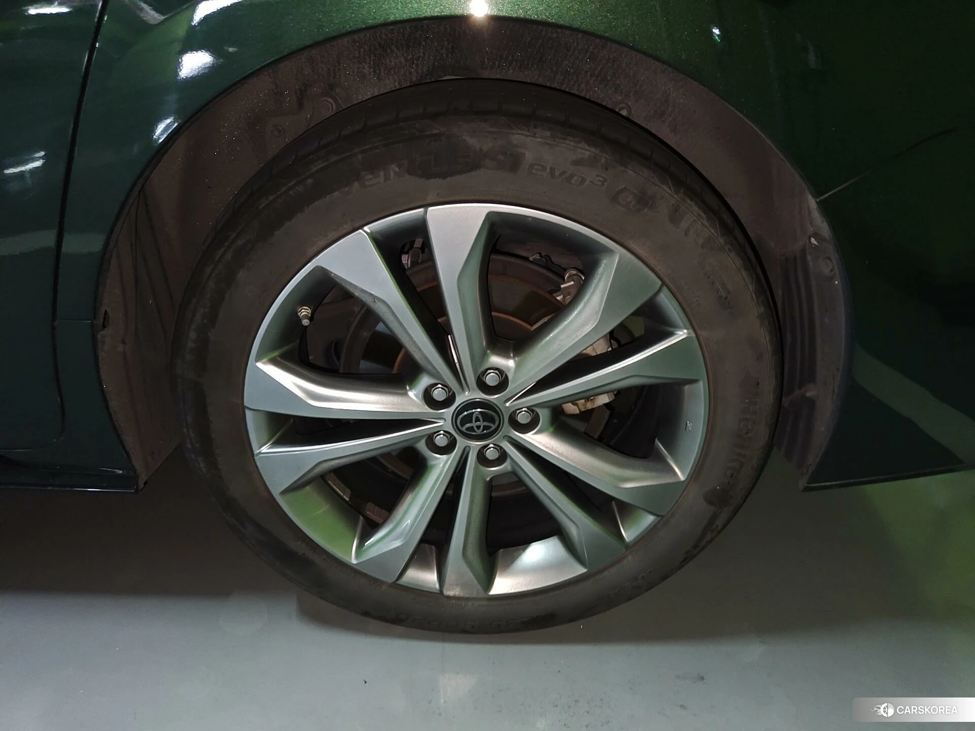 Toyota Sienna 2023 Зеленый из Китая, фото 2