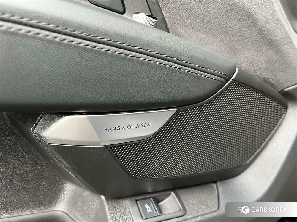 Audi e-tron 2023 Черный из Китая, фото 2
