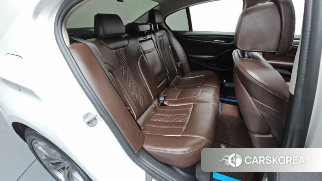BMW 5 Series (G30) 2018 Белый из Кореи, фото 2