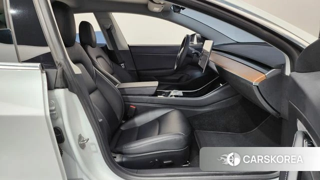 Tesla Model 3 2020 Белый из Кореи, фото 2