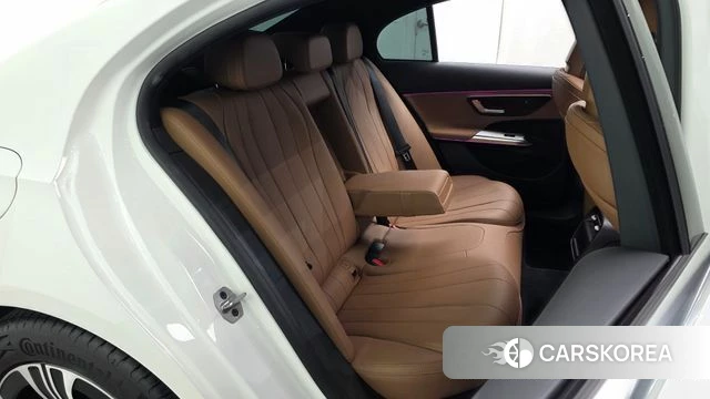Mercedes-Benz E-Class W214 2025 Белый из Кореи, фото 2