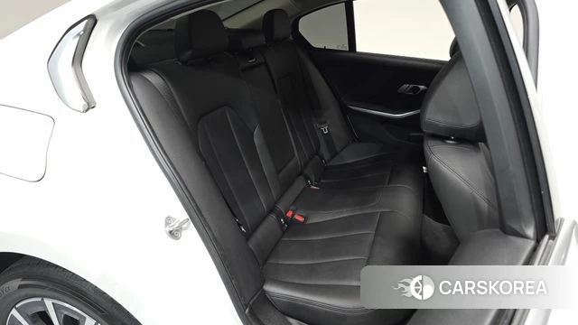 BMW 3 Series (G20) 2020 Белый из Кореи, фото 2