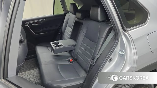 Toyota RAV4 5th Generation 2021 Серебристо-серый из Кореи, фото 2