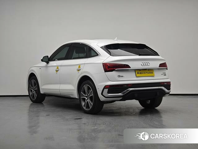 Audi Q5L 2022 Белый из Китая, фото 2