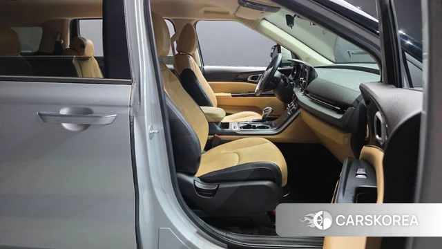 Kia Carnival 4th generation 2021 Серебряный из Кореи, фото 2