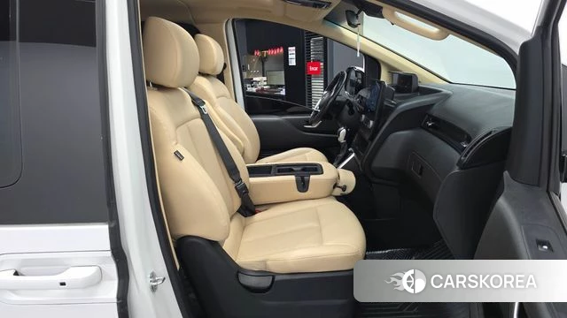 Hyundai Staria 2021 Белый из Кореи, фото 2