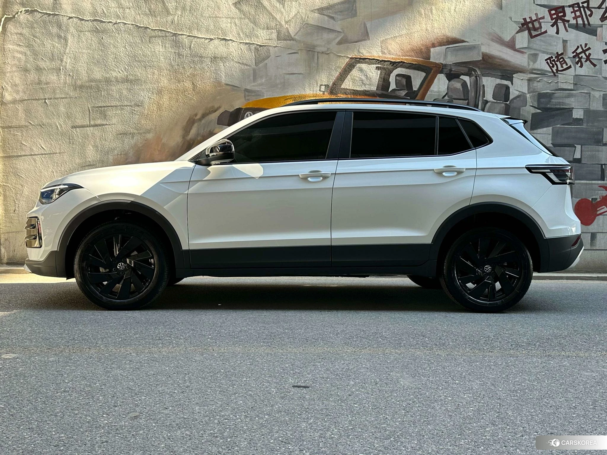 Volkswagen Tharu 2024 Белый из Китая, фото 2