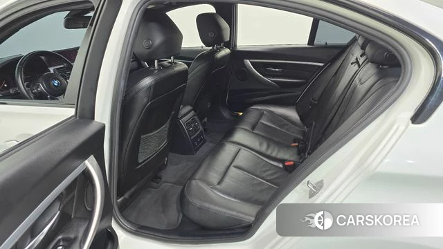 BMW 3 Series (F30) 2018 Белый из Кореи, фото 2