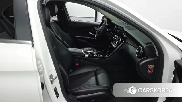 Mercedes-Benz C-Class W205 2019 Белый из Кореи, фото 2