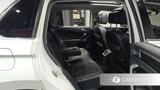 Volkswagen Tiguan second Generation 2018 Белый из Кореи, фото 2