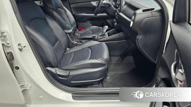 Kia The New K3 2nd generation 2022 Белый из Кореи, фото 3