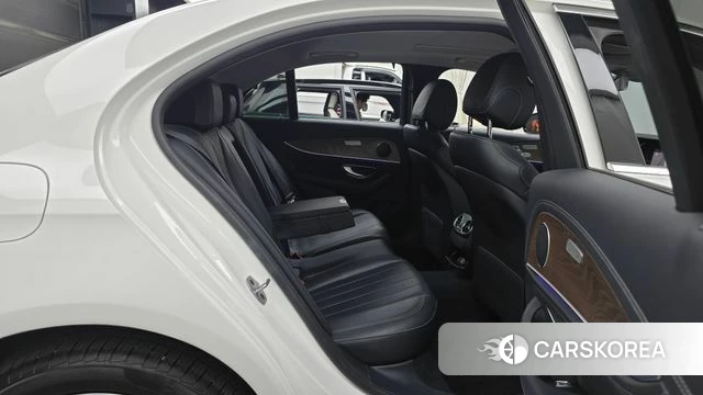 Mercedes-Benz E-Class W213 2019 Белый из Кореи, фото 2