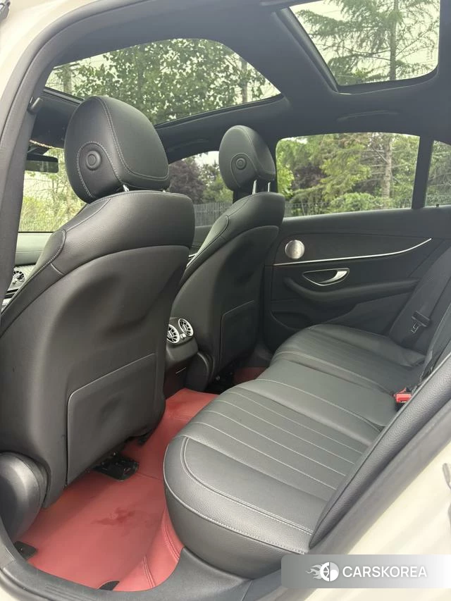 Mercedes-Benz E-Class 2021 Белый из Китая, фото 2
