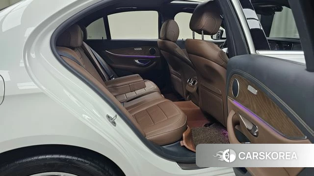 Mercedes-Benz E-Class W213 2021 Белый из Кореи, фото 2