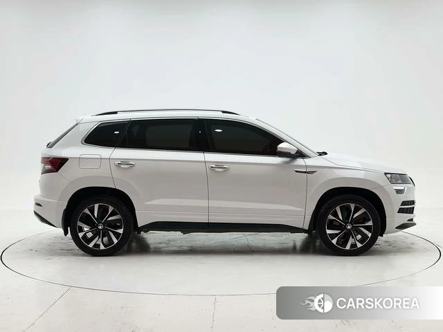 Skoda Karoq 2023 Белый из Китая, фото 2