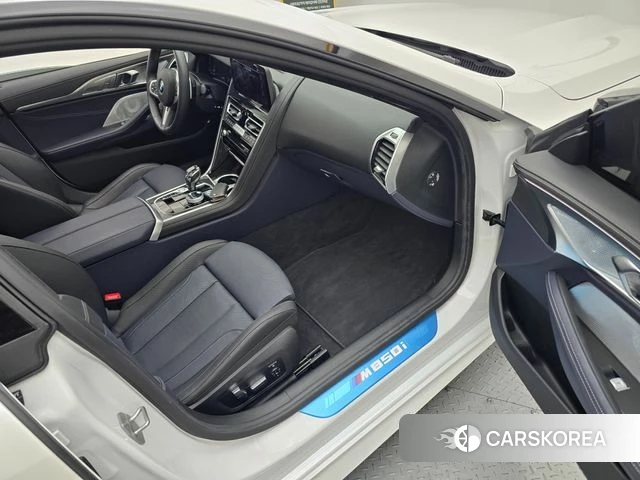 BMW 8 Series (G15) 2025 Белый из Кореи, фото 2