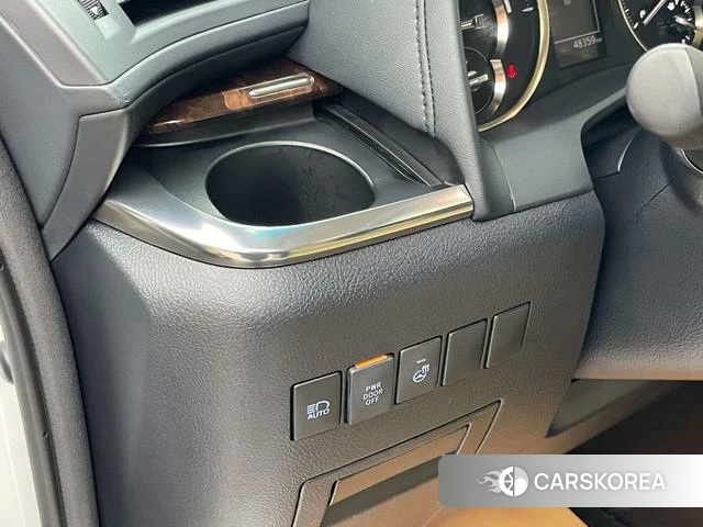 Toyota Alphard 2022 Белый из Китая, фото 2