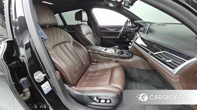BMW 7 Series (G11) 2020 Черный из Кореи, фото 2