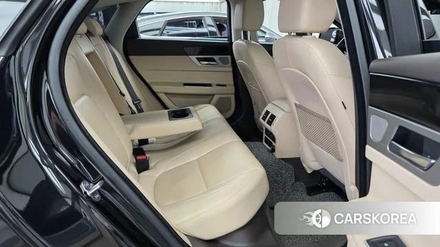 Jaguar XF (X260) 2018 Черный из Кореи, фото 2