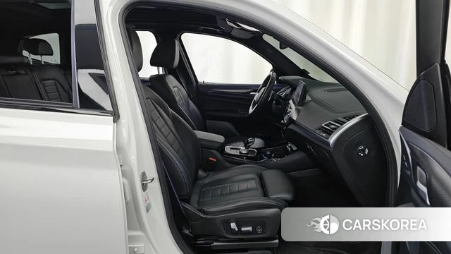 BMW X3 (G01) 2022 Белый из Кореи, фото 2