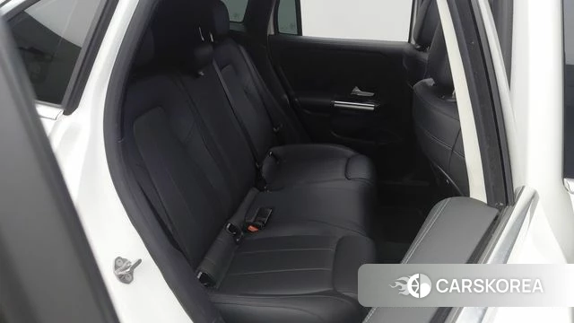 Mercedes-Benz GLA - Class H247 2021 Белый из Кореи, фото 2
