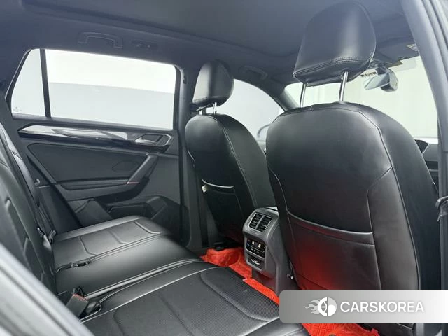 Volkswagen Tayron 2022 Темно-серый из Китая, фото 2