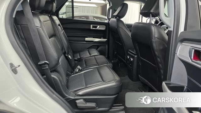 Ford Explorer 6th Generation 2022 Белый из Кореи, фото 2