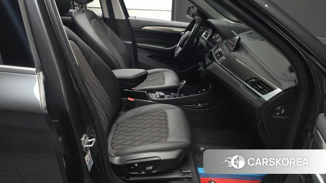 BMW X1 (F48) 2021 Серый из Кореи, фото 2