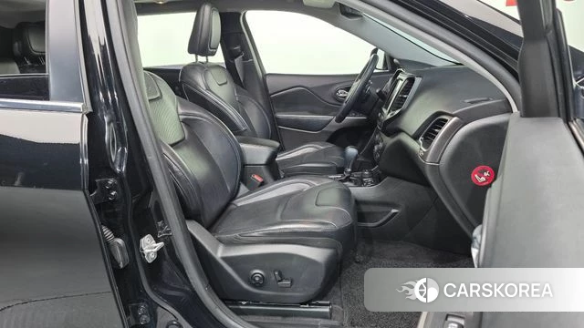 Jeep Cherokee (KL) 2018 Черный из Кореи, фото 2