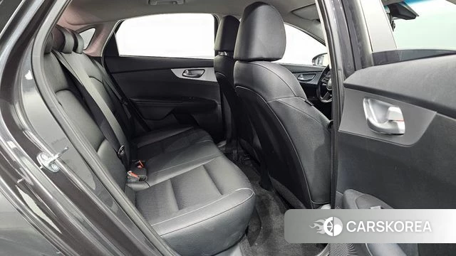 Kia The New K3 2nd generation 2023 Серый из Кореи, фото 3