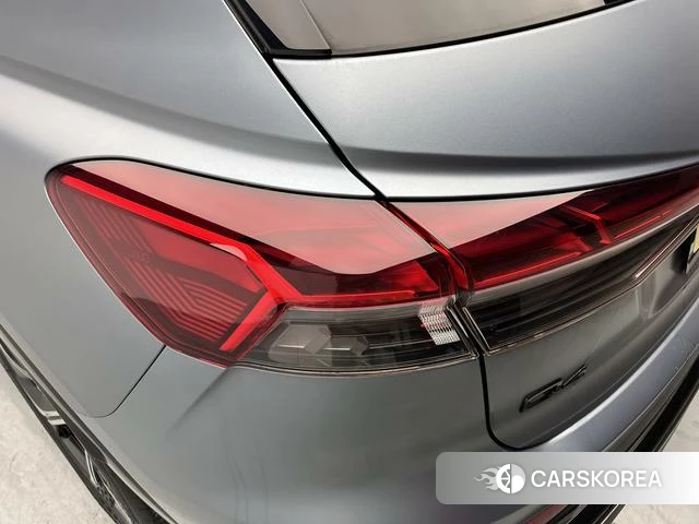 Audi Q4 2022 Синий из Китая, фото 2