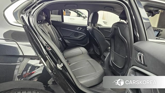 BMW 1 Series (F40) 2022 Черный из Кореи, фото 2