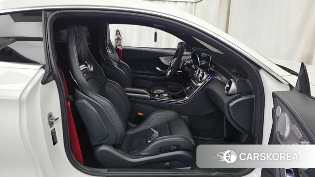 Mercedes-Benz C-Class W205 2021 Белый из Кореи, фото 2