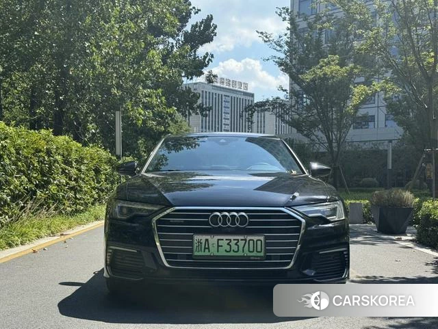 Audi A6L 2021 Черный из Китая, фото 2