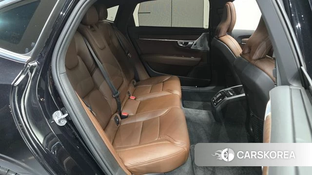 Volvo S90 2023 Черный из Кореи, фото 2