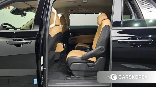 Kia Carnival 4th generation 2023 Черный из Кореи, фото 2