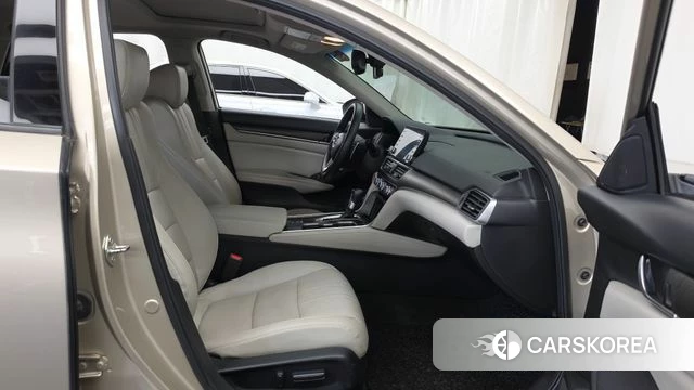 Honda Accord 10th Generation 2018 Песочный из Кореи, фото 2