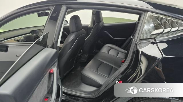 Tesla Model 3 2021 Черный из Кореи, фото 2