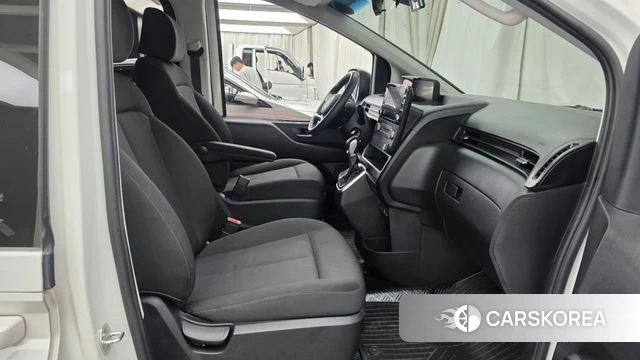 Hyundai Staria 2022 Белый из Кореи, фото 2