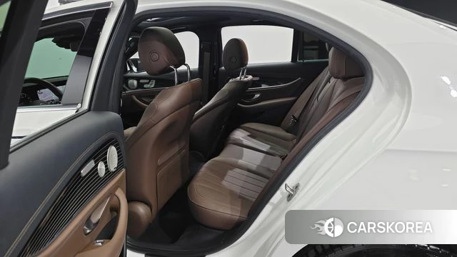 Mercedes-Benz E-Class W213 2021 Белый из Кореи, фото 2