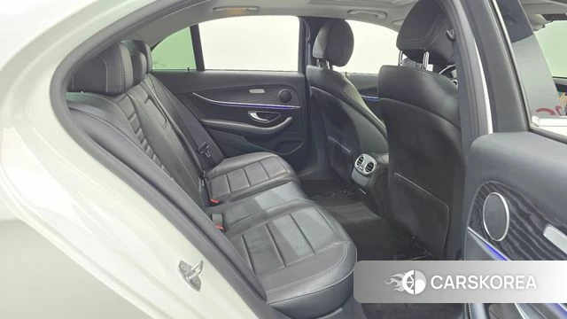 Mercedes-Benz E-Class W213 2018 Белый из Кореи, фото 2
